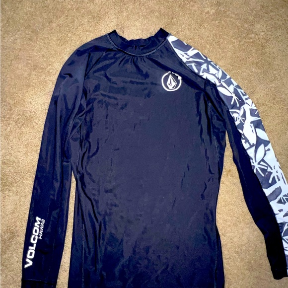 Surf Shirt - Picture 1 of 3